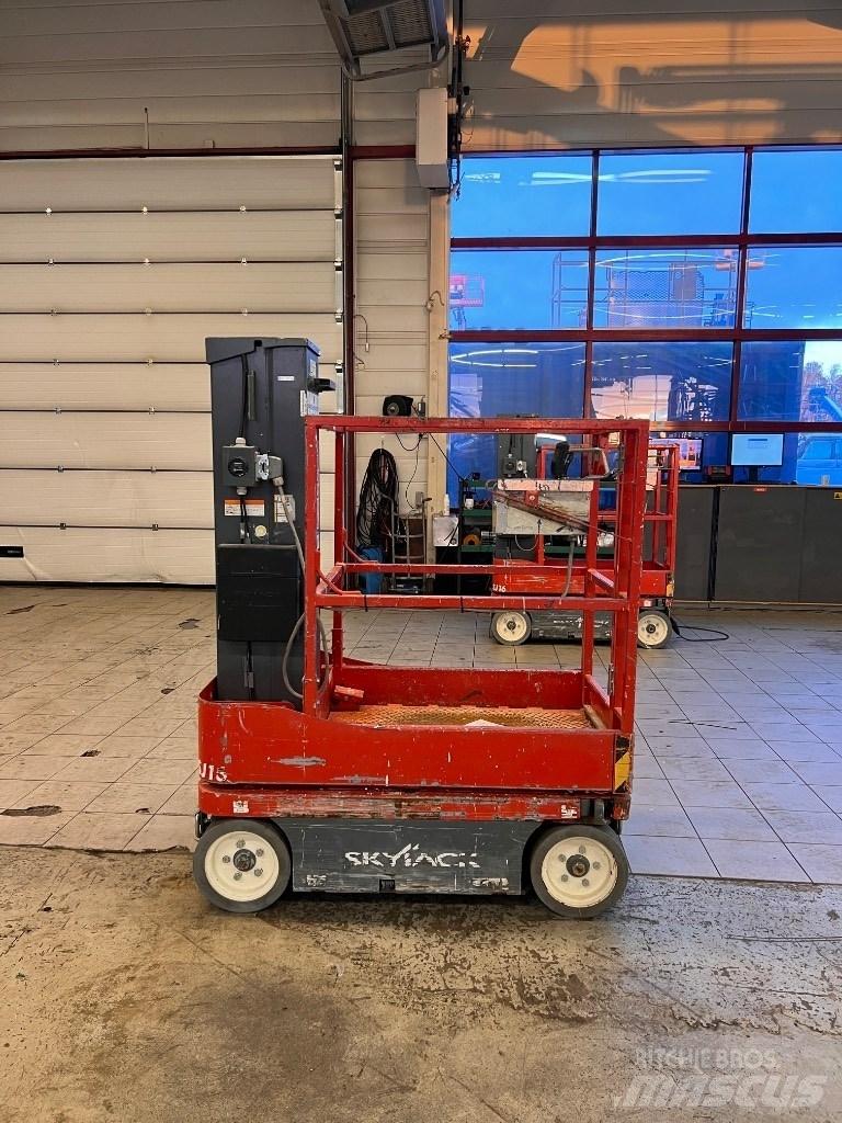 SkyJack SJ 16 Ανυψωτήρες με κατακόρυφους πυλώνες