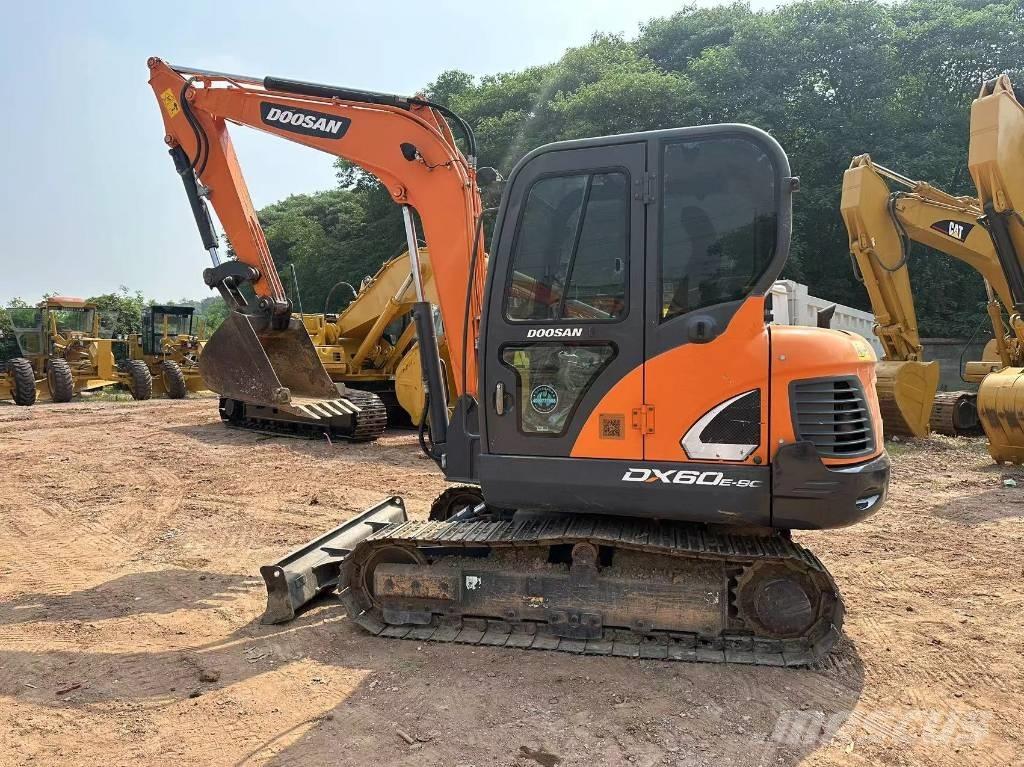 Doosan DX 60 Εκσκαφείς με ερπύστριες