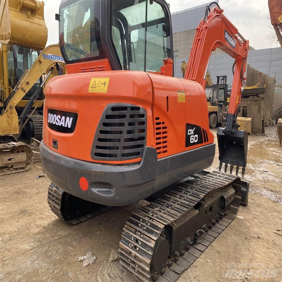 Doosan DX 60 Εκσκαφείς με ερπύστριες