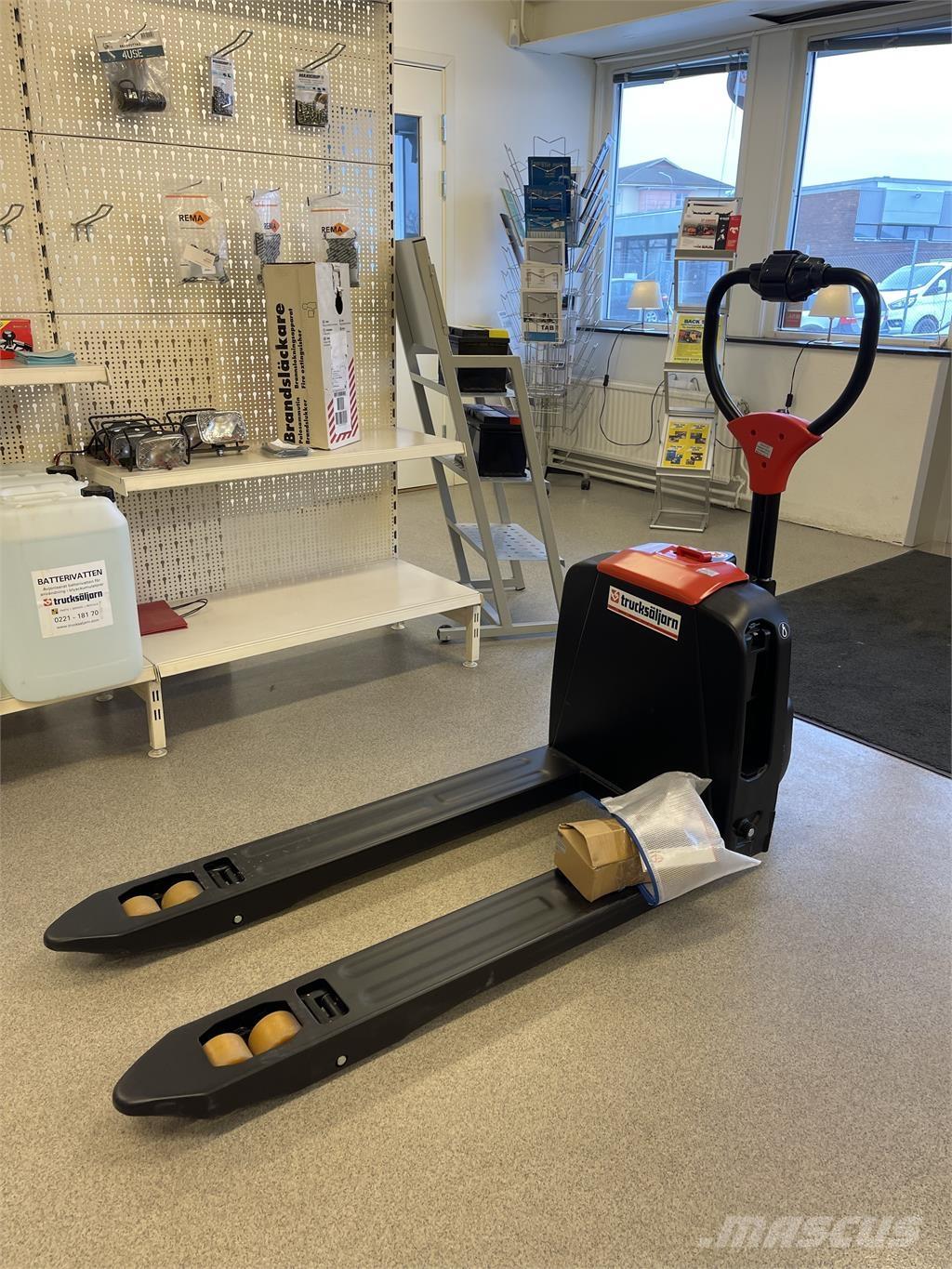 EP Equipment F4 Παλετοφόρα πεζού χειριστή με ιστό