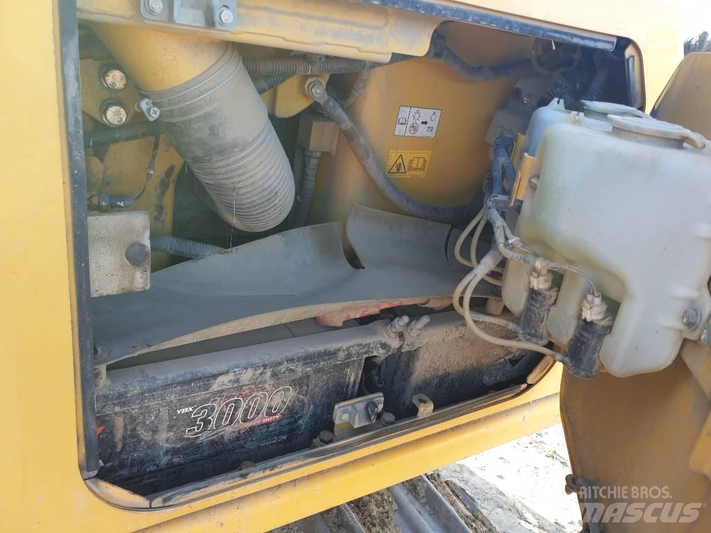 Komatsu D65PXi-18 Μπουλντόζες με ερπύστριες