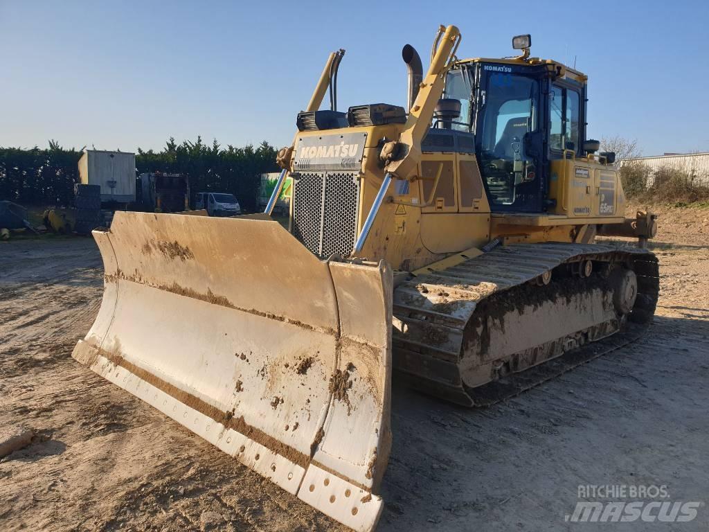 Komatsu D65PXi-18 Μπουλντόζες με ερπύστριες