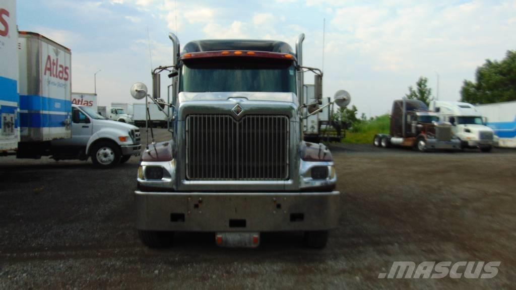 International 9900 i Τράκτορες