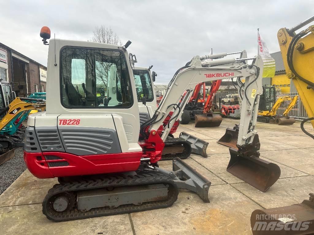 Takeuchi TB228 Εκσκαφάκι (διαβολάκι) < 7t