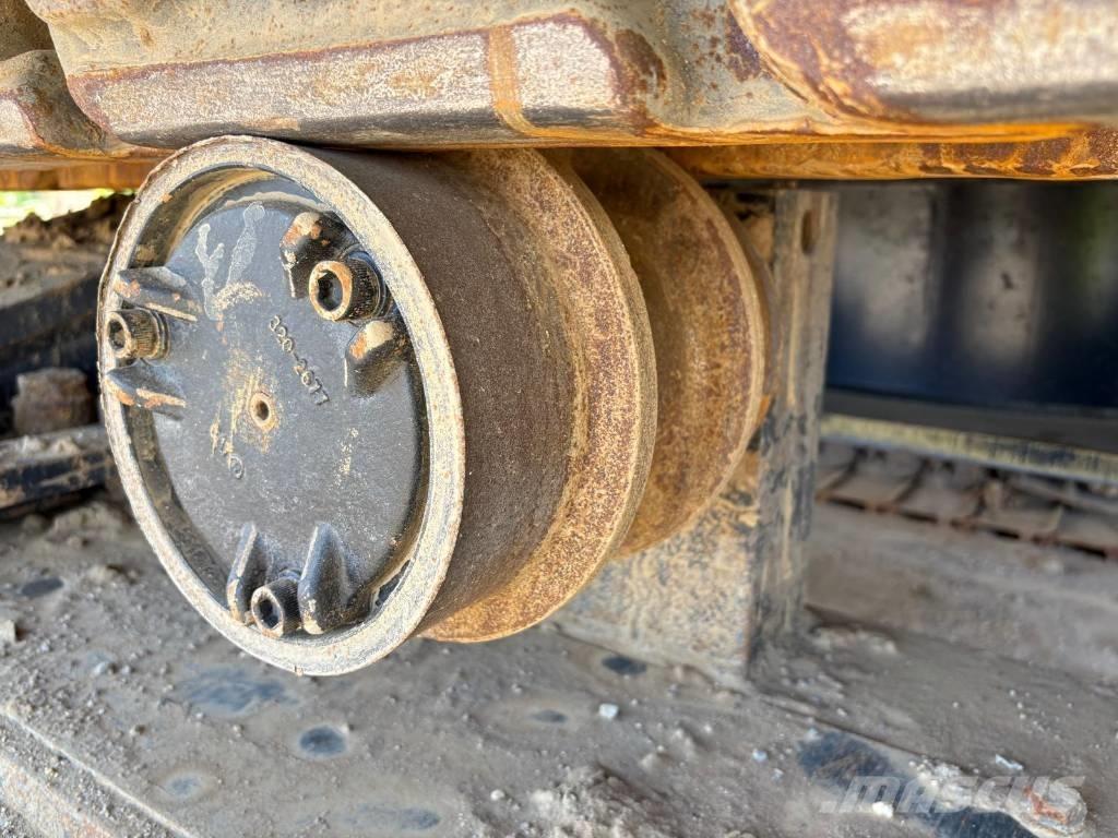 CAT 374 (On Transport) Εκσκαφείς με ερπύστριες