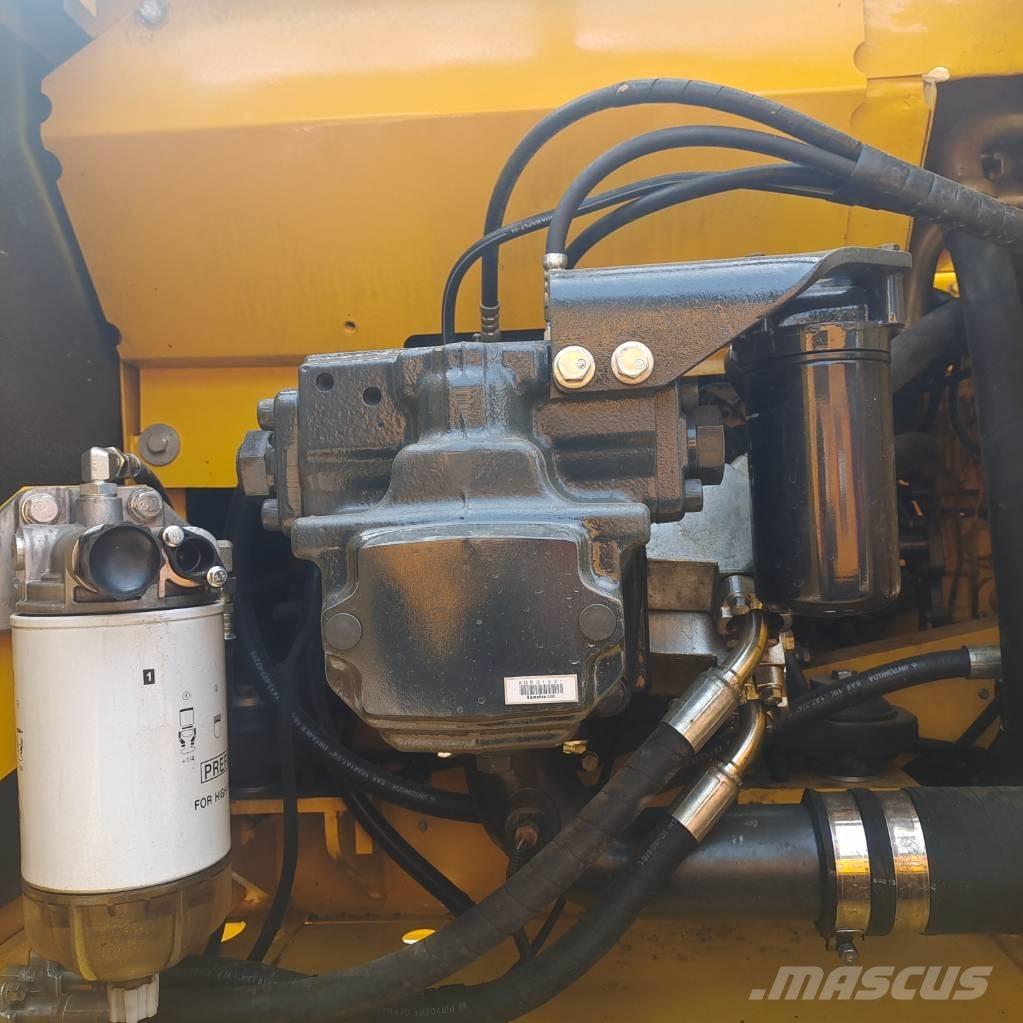 Komatsu PC200-8 Εκσκαφείς με ερπύστριες