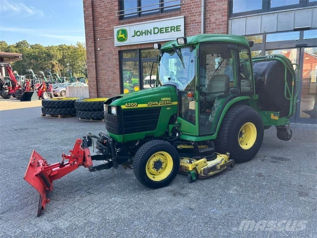 John Deere 4200 Τρακτέρ μικρών διαστάσεων