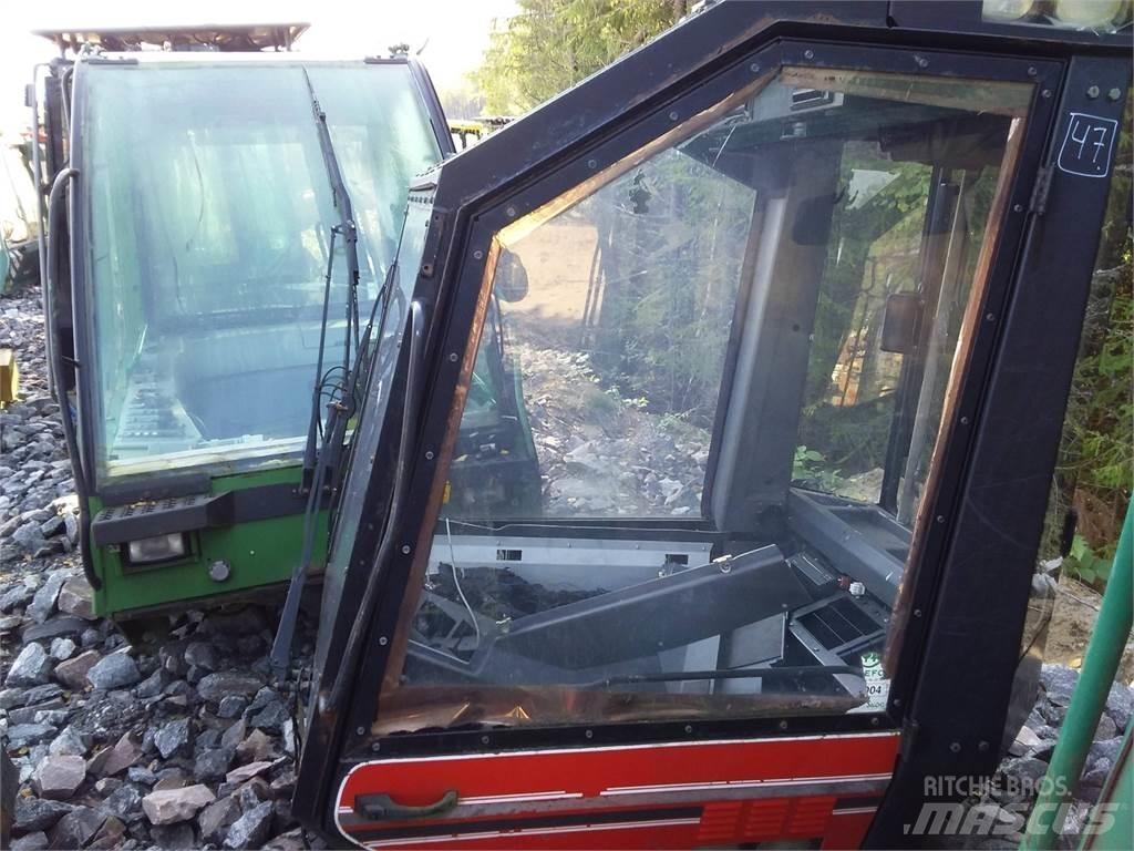 Valmet 901 Καμπίνες και εσωτερικό