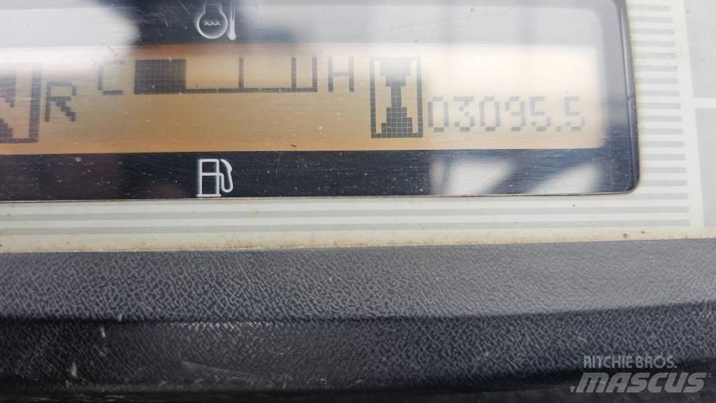 Nissan UG1D2A32LQ Περονοφόρα ανυψωτικά κλαρκ με φυσικό αέριο LPG