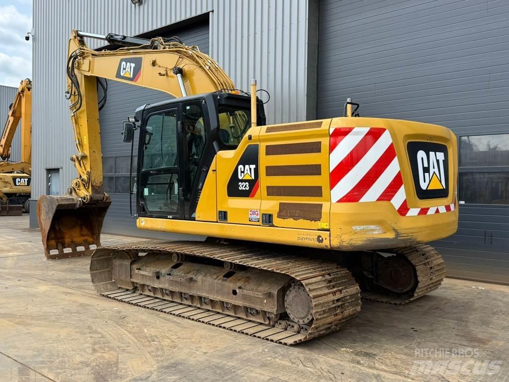 CAT 323 Εκσκαφείς με ερπύστριες