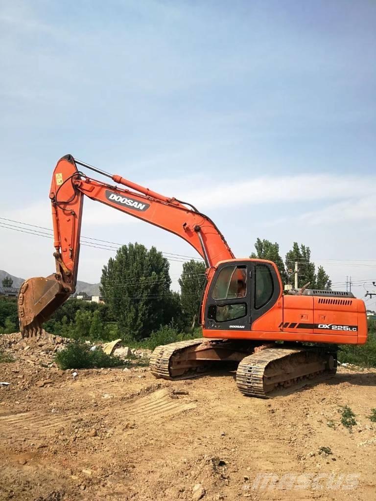 Doosan dx225 Εκσκαφείς με ερπύστριες