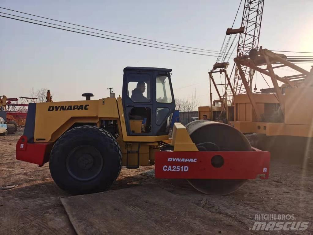 Dynapac CA251D Οδοστρωτήρες μονού κυλίνδρου
