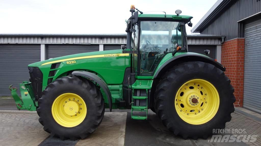 John Deere 8230 ILS Τρακτέρ