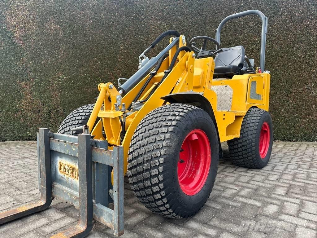 Knikmops KM 130 Φορτωτές πολλαπλών χρήσεων