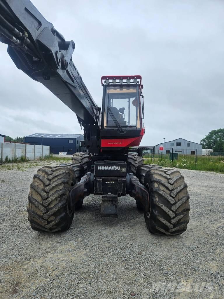 Komatsu 911.5 Θεριζοαλωνιστικές μηχανές