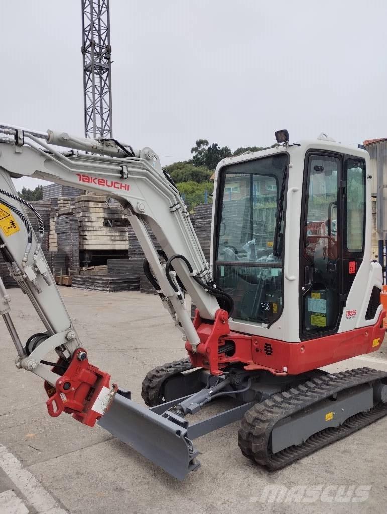 Takeuchi TB 225 Εκσκαφάκι (διαβολάκι) < 7t