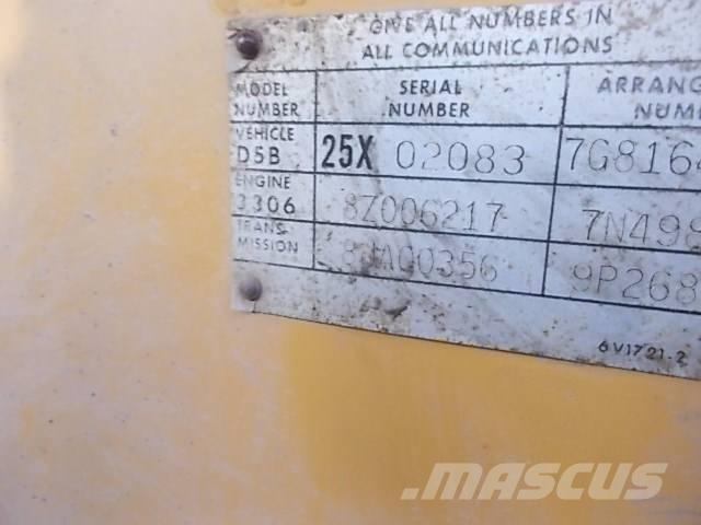 CAT D 5 B Μπουλντόζες με ερπύστριες