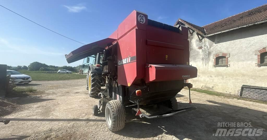Case IH RB 464 Πρέσες κυλινδρικών δεμάτων