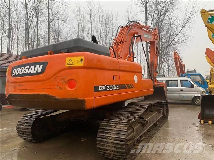 Doosan DX 300 Εκσκαφείς με ερπύστριες
