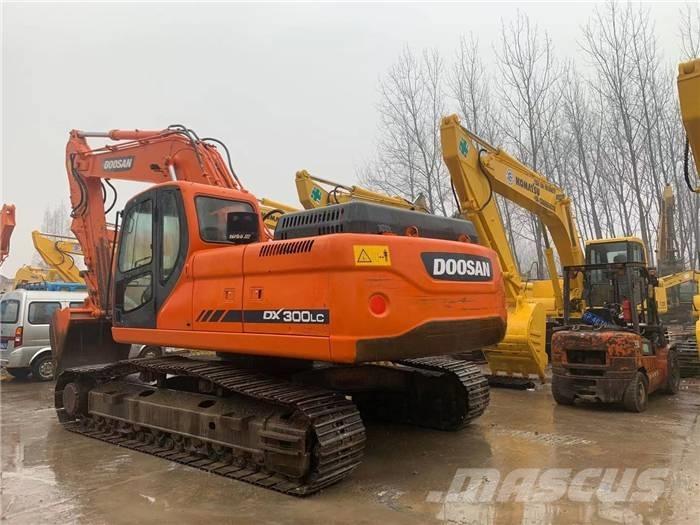 Doosan DX 300 Εκσκαφείς με ερπύστριες