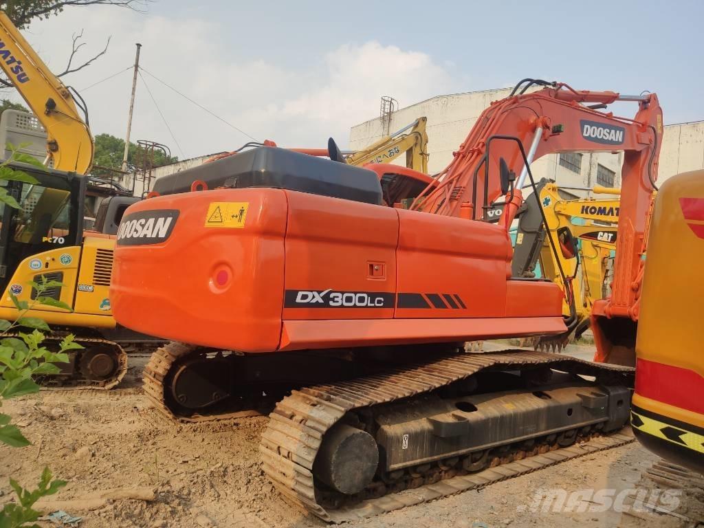 Doosan DX 300 Εκσκαφείς με ερπύστριες