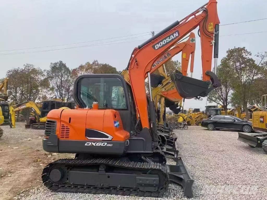 Doosan DX 60 Εκσκαφείς με ερπύστριες