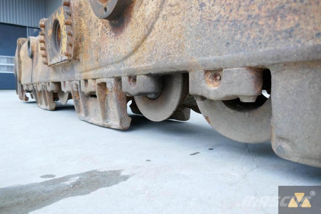 CAT 261-3082 Ελαστικά και ζάντες