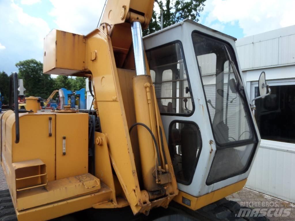 Hitachi EX 60 Γερανοί με ερπύστριες