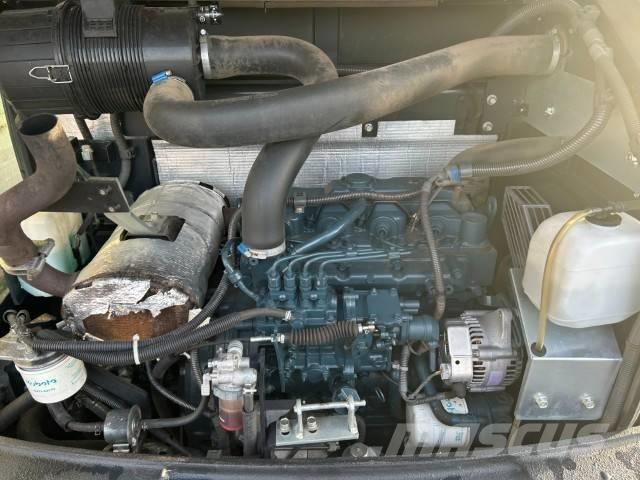 Kubota R 082 Φορτωτές με λάστιχα (Τροχοφόροι)