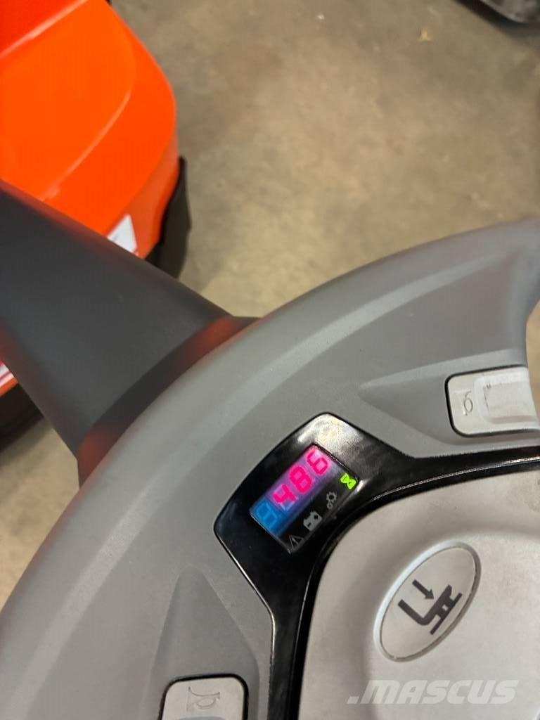 Toyota SWE120L Παλετοφόρα πεζού χειριστή με ιστό