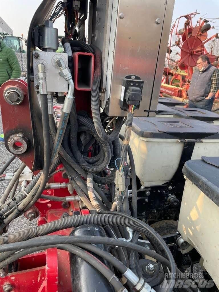 Kinze 8 FILE Φυτευτικές μηχανές