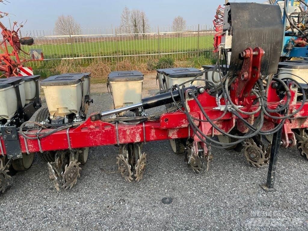 Kinze 8 FILE Φυτευτικές μηχανές
