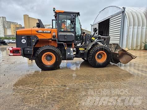 Doosan DL 250-7 Φορτωτές με λάστιχα (Τροχοφόροι)