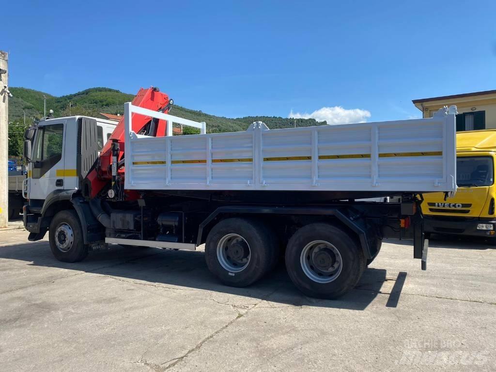 Iveco Trakker 360 Φορτηγά με Γερανό
