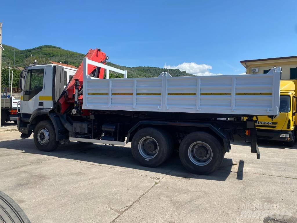 Iveco Trakker 360 Φορτηγά με Γερανό
