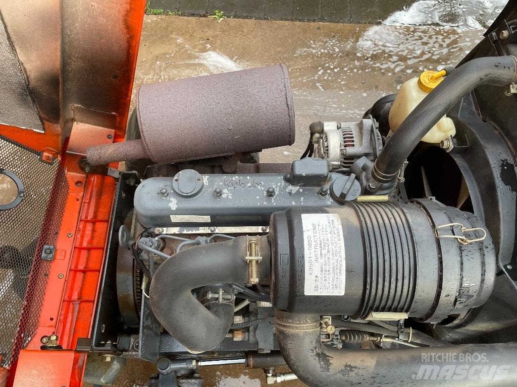 Kubota F 3560 Χορτοκοπτικά με καθιστό χειριστή
