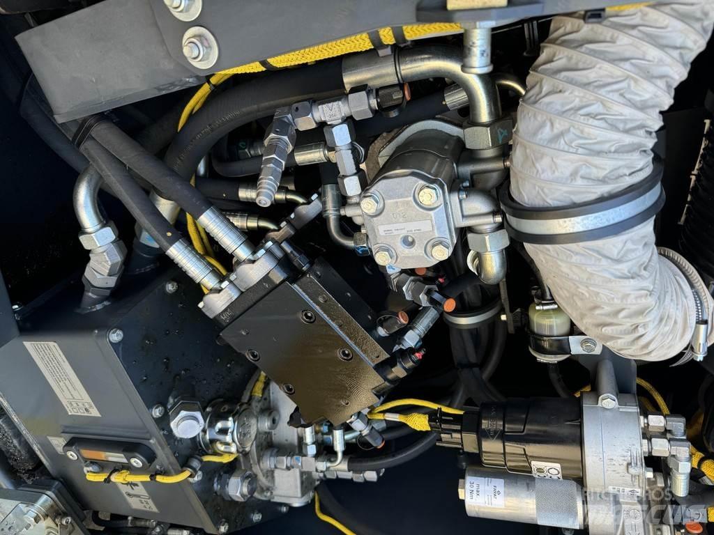 Bomag BF 300 C-2 Επίστρωση ασφάλτου