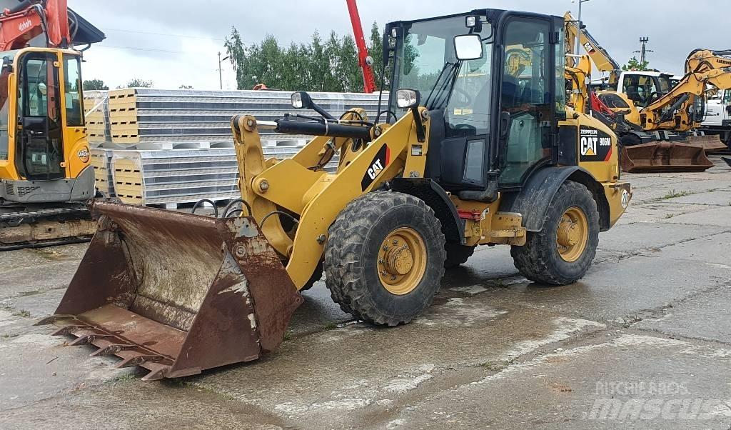 CAT 906M Φορτωτές με λάστιχα (Τροχοφόροι)