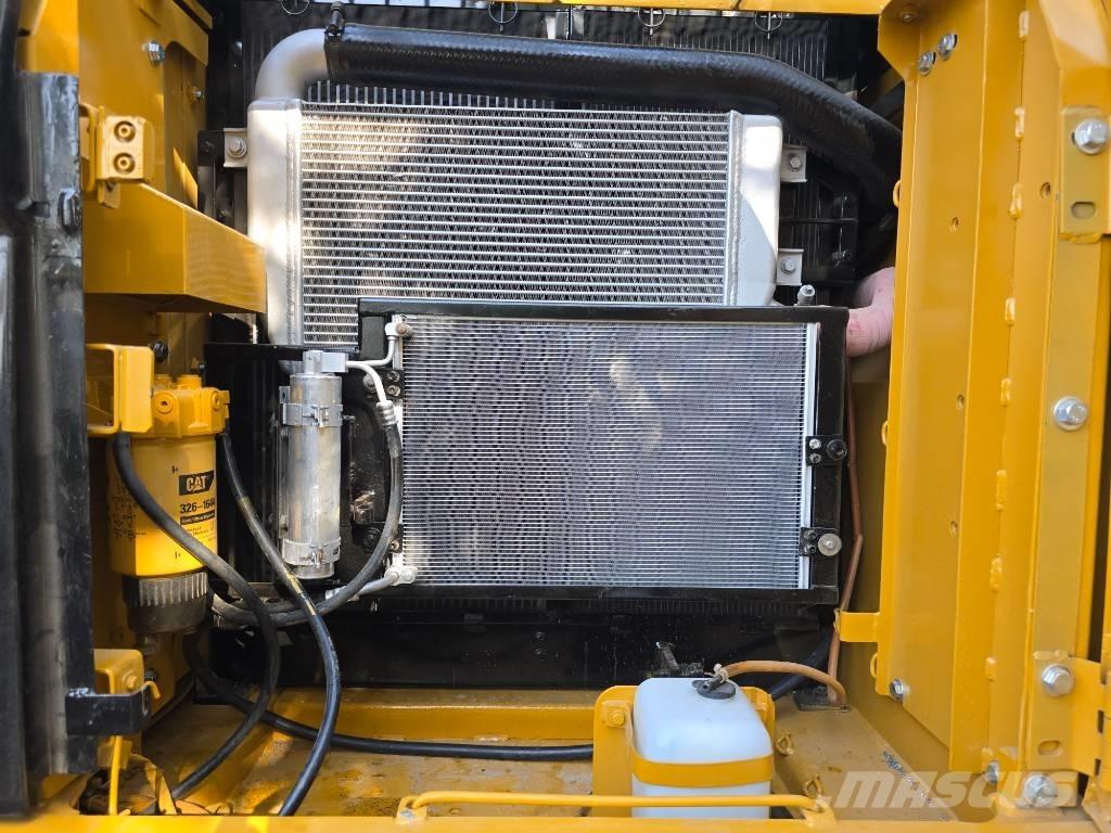 CAT 320D2 Εκσκαφείς με ερπύστριες