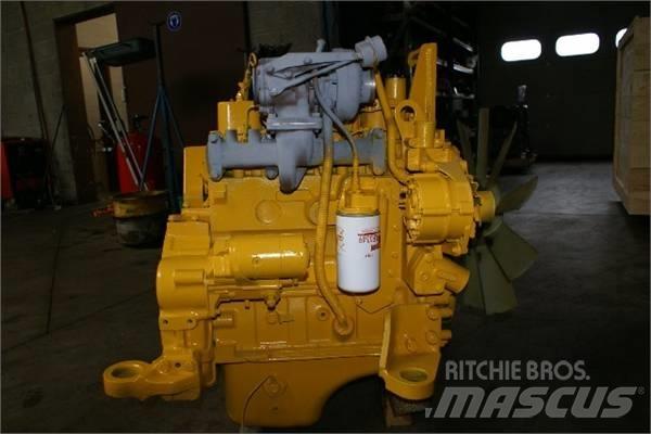 Komatsu SA4D102E Κινητήρες
