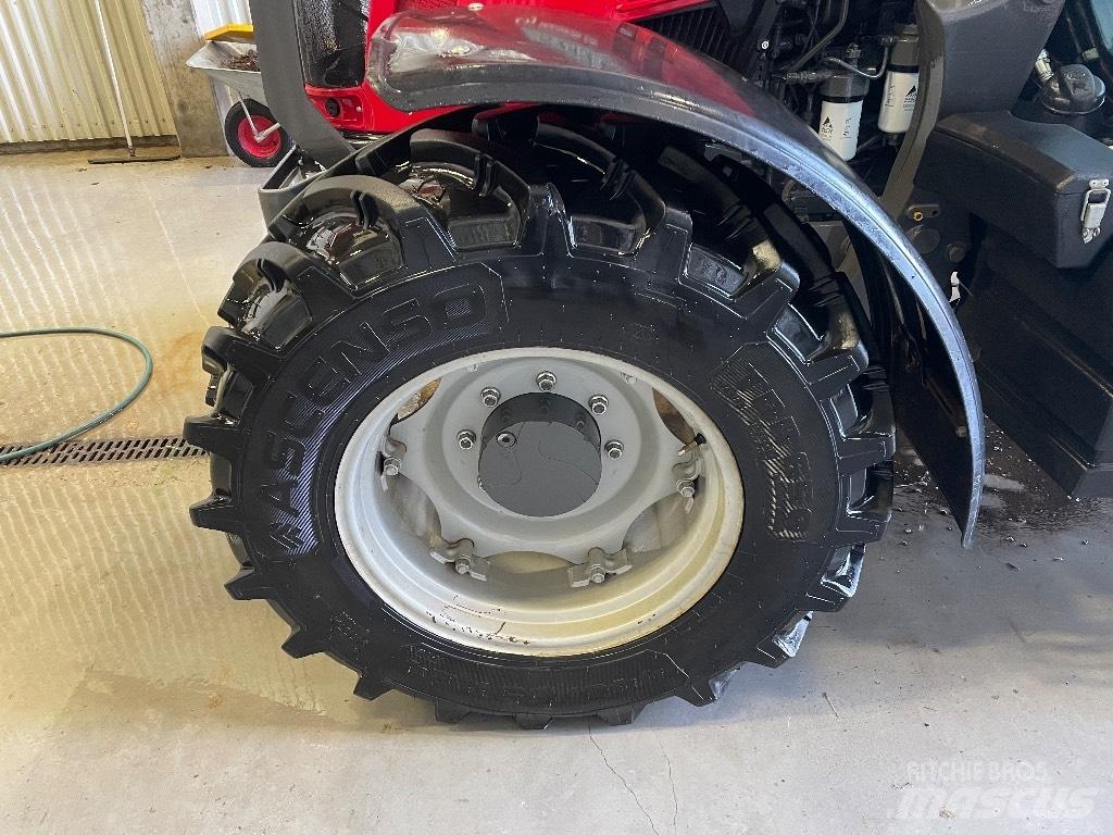 Massey Ferguson 5713 Τρακτέρ