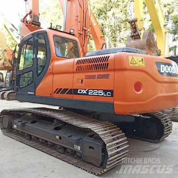 Doosan dx225 Εκσκαφείς με ερπύστριες