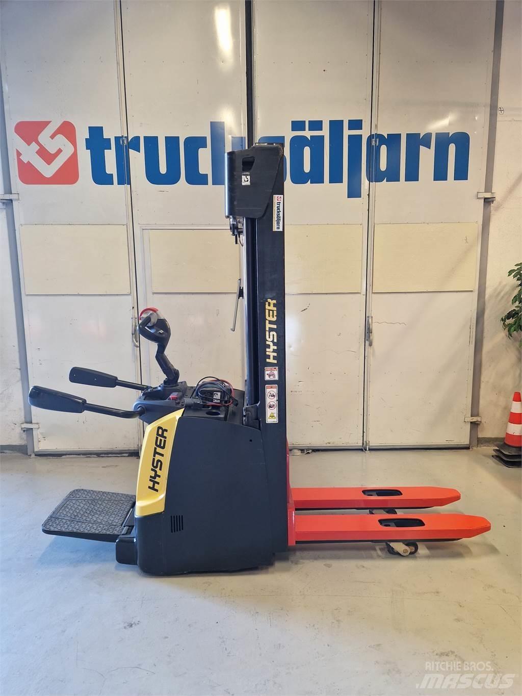 Hyster S1.4S IL Παλετοφόρα πεζού χειριστή με ιστό
