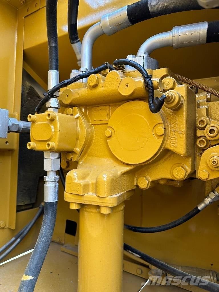 CAT 330D Εκσκαφείς με ερπύστριες