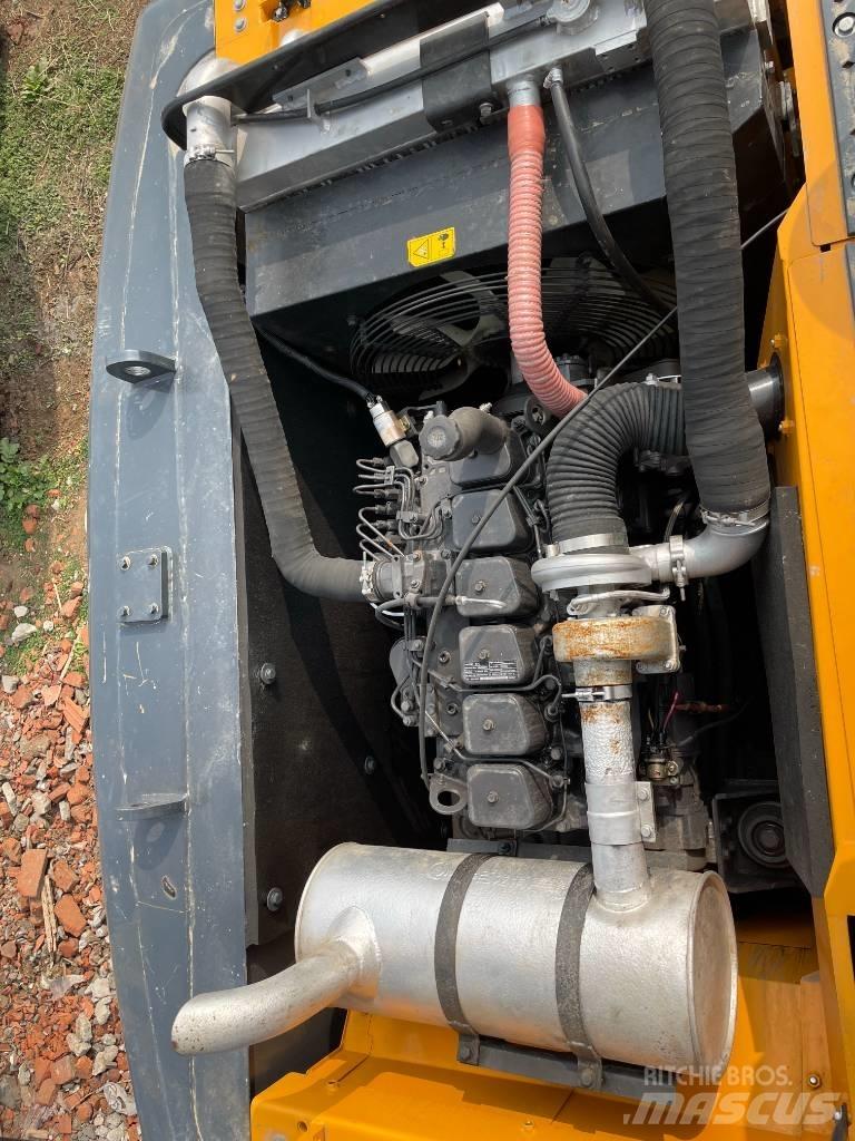 Hyundai 220 Εκσκαφείς με ερπύστριες