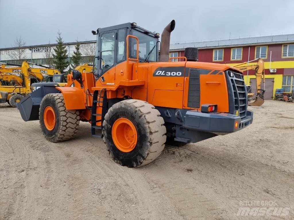 Doosan DL 300-3 Φορτωτές με λάστιχα (Τροχοφόροι)