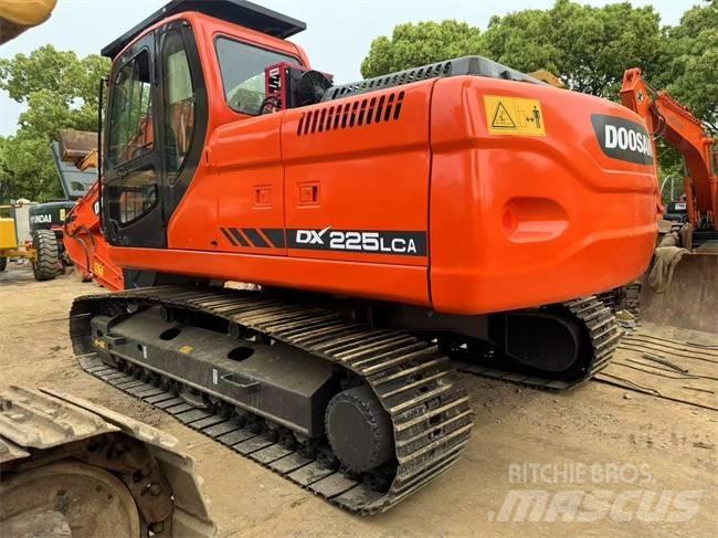 Doosan DX 225 LC Εκσκαφείς με ερπύστριες