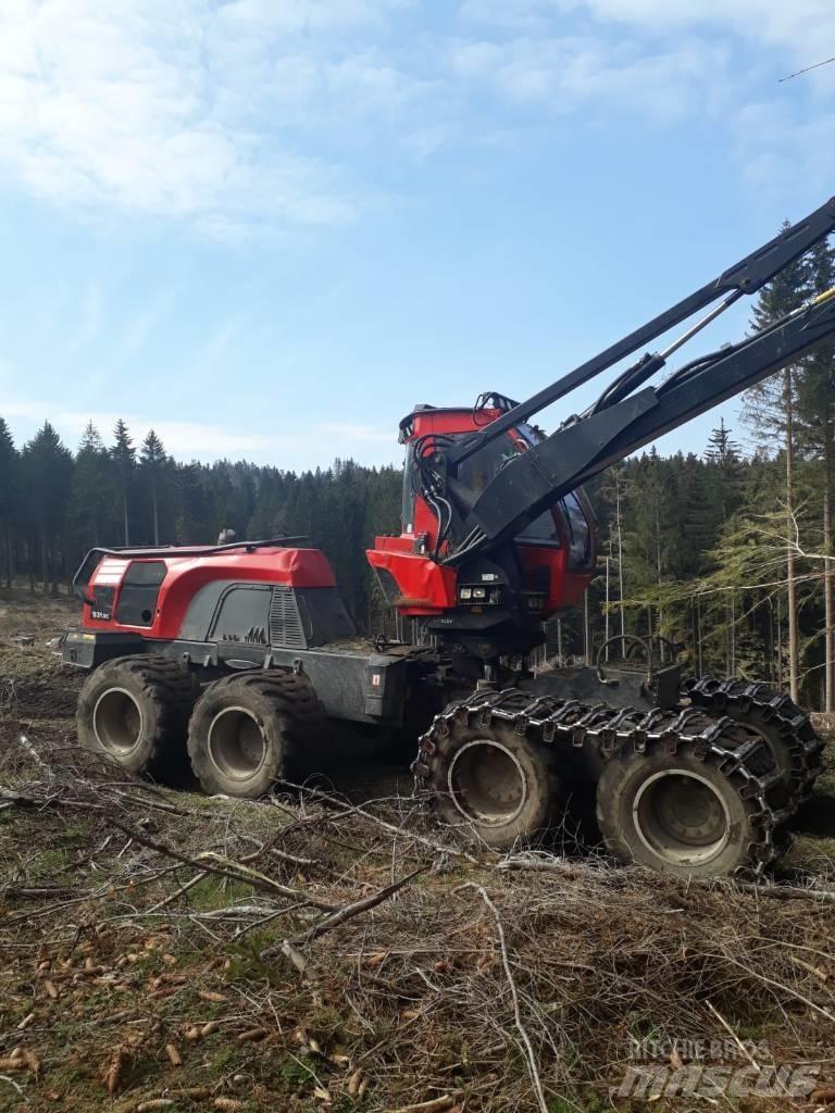 Komatsu 931 XC Θεριζοαλωνιστικές μηχανές