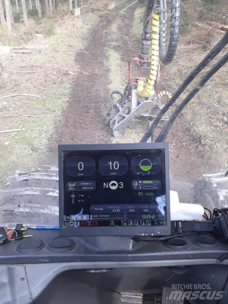 Komatsu 931 XC Θεριζοαλωνιστικές μηχανές