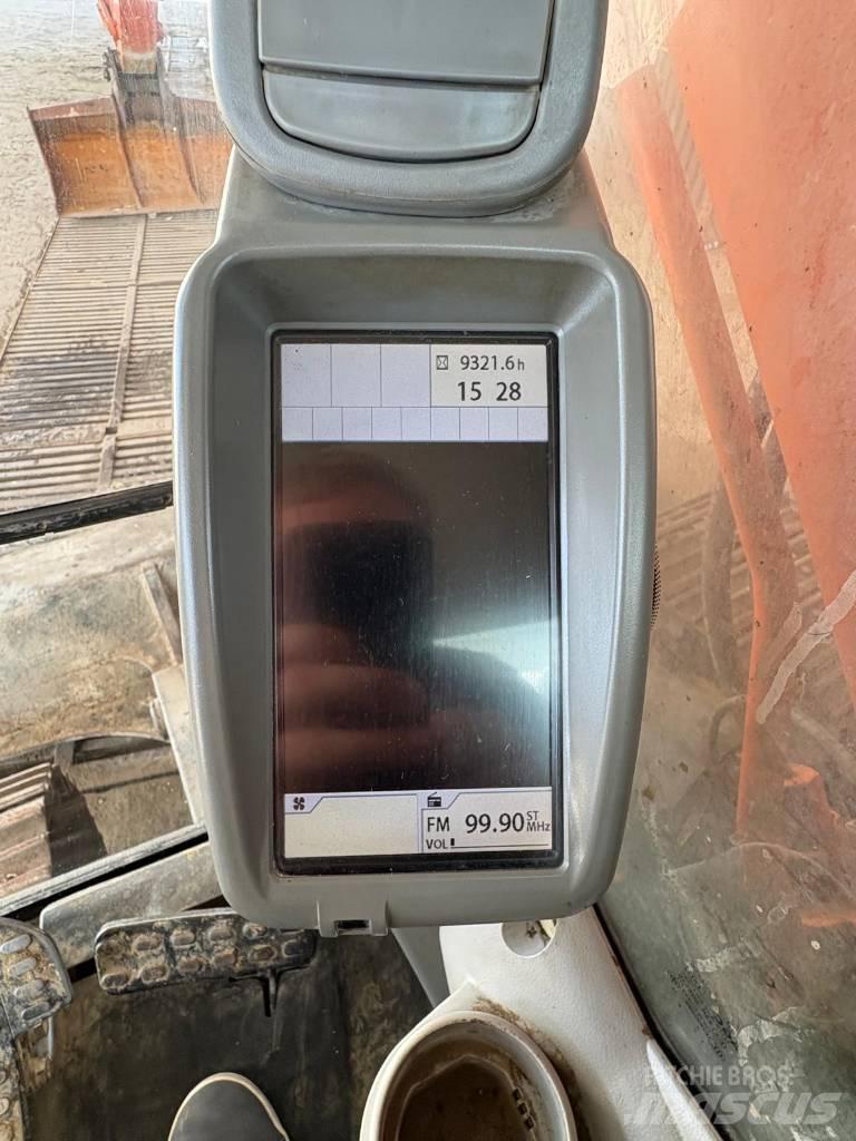Hitachi ZX 225 Εκσκαφείς με ερπύστριες